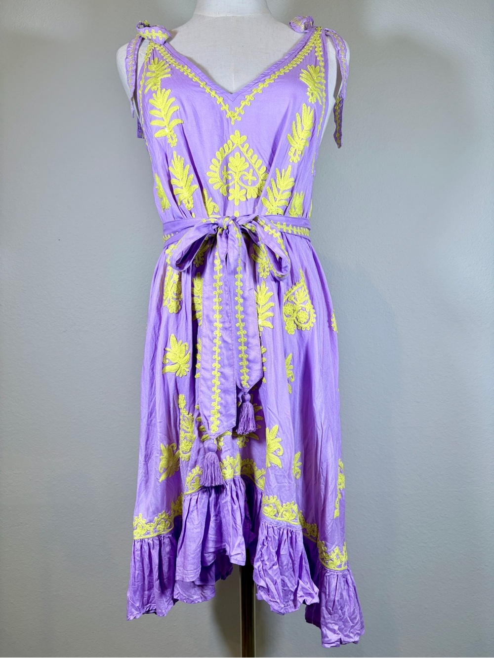 Pranella Lavender Sleeveless Embroidered Dress Size Small